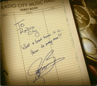 Aperçu: Live At Radio City Music Hall 2015 (CD&DVD) Aperçu: Live At Radio City Music Hall 2015 (CD&DVD)