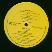Aperçu: Kickin' Back ! The 1974 Hilton Dress Rehearsal (LP) Aperçu: Kickin' Back ! The 1974 Hilton Dress Rehearsal (LP)